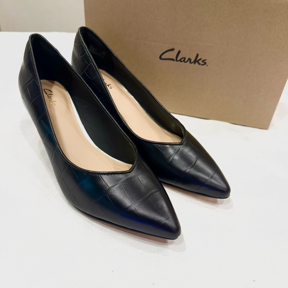 CLARKS VIOLET55 COURT WOMEN HEELS COLOR BLACK CROC